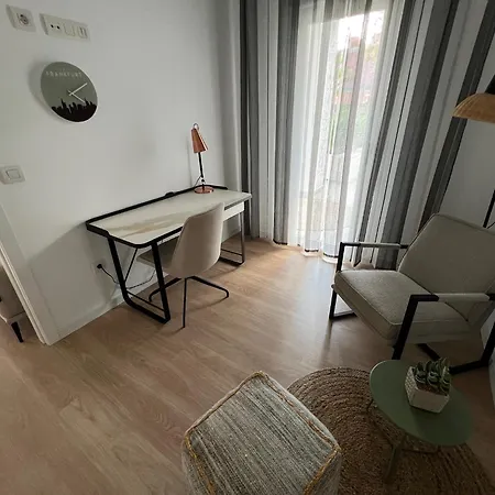Paraiso - Mit Grossem Garten Und Pool Appartement