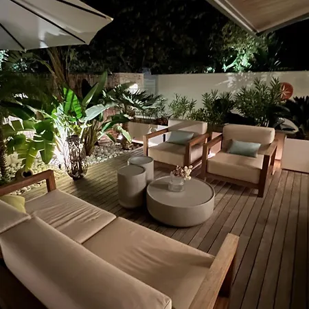 Paraiso - Mit Grossem Garten Und Pool Lägenhet *